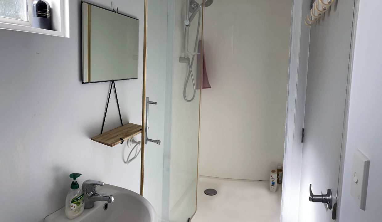 6V Rosedale Road_Bath Room_2