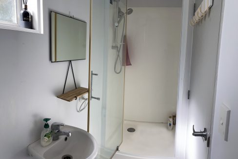 6V Rosedale Road_Bath Room_2